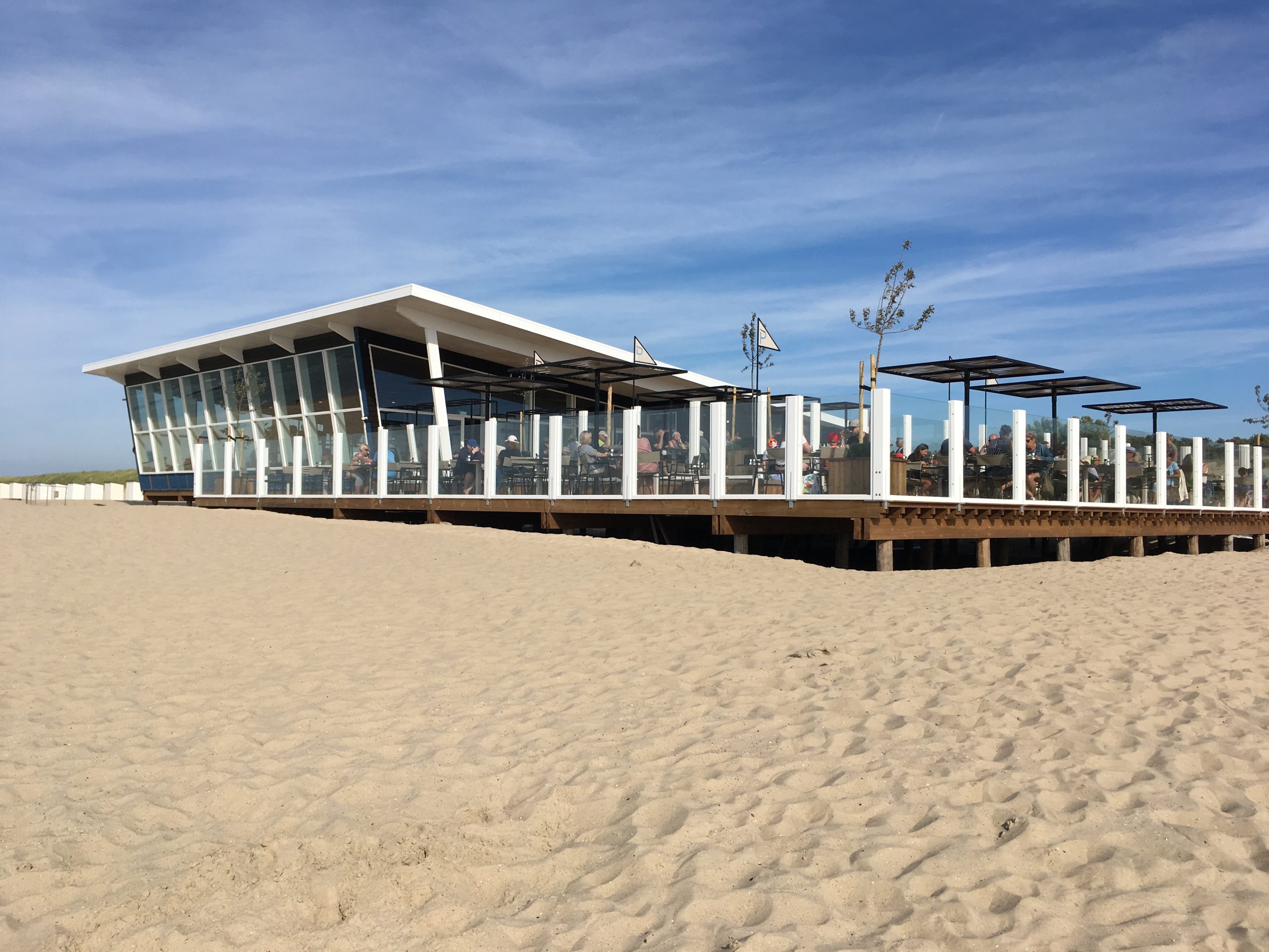 Nico fierloos// Puur architectuur// - Strandpaviljoen PUUR